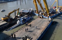 mermaid-crane-lifted-from-danube-after-collision